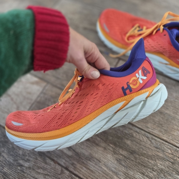 Athletic_Shoes